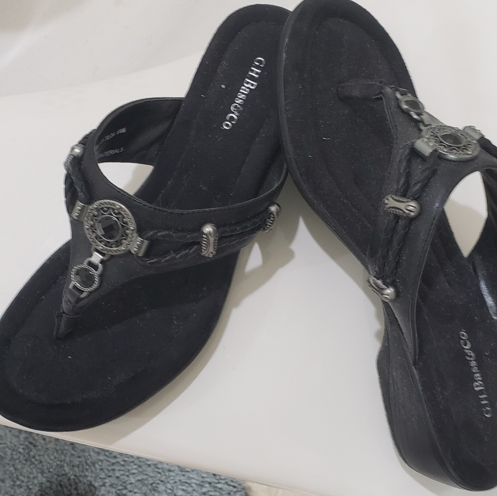 Sandles - Picture 2 of 2